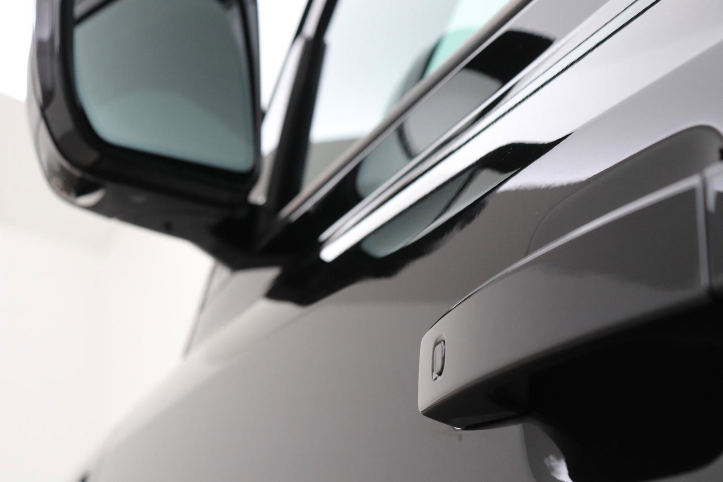 Land Rover Defender 2.0 P300e 110 X-Dynamic HSE | Luchtvering | Stoelventilatie | Panoramadak | Trekhaak | 360° Camera | Head-Up | ACC