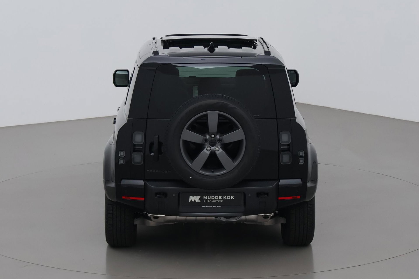 Land Rover Defender 2.0 P300e 110 X-Dynamic HSE | Luchtvering | Stoelventilatie | Panoramadak | Trekhaak | 360° Camera | Head-Up | ACC
