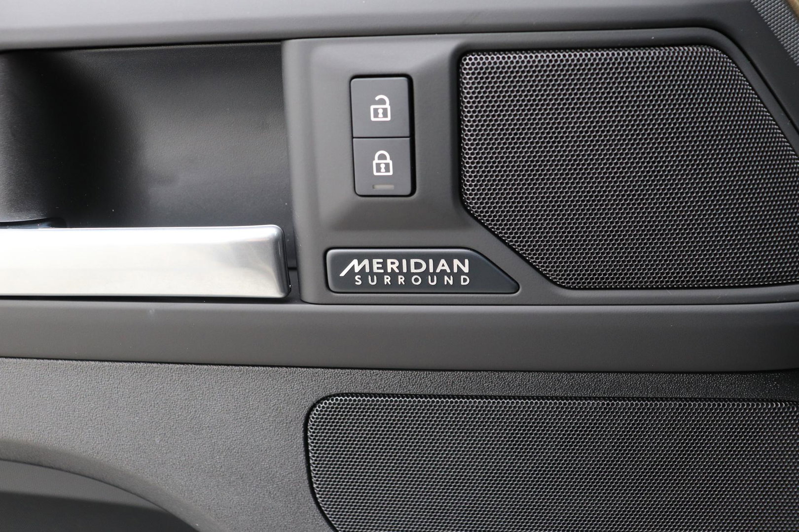 Land Rover Defender 2.0 P300e 110 X-Dynamic HSE | FACELIFT | ClearSight | Meridian Surround | Head-Up | ACC | Panoramadak | Trekhaak