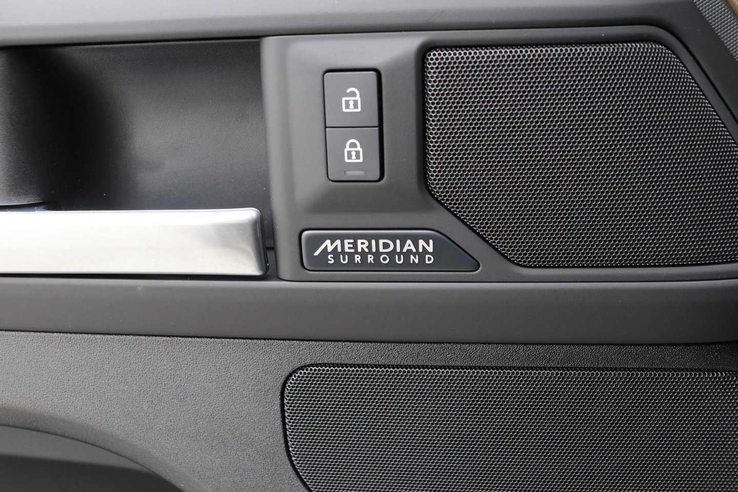 Land Rover Defender 2.0 P300e 110 X-Dynamic HSE | FACELIFT | ClearSight | Meridian Surround | Head-Up | ACC | Panoramadak | Trekhaak