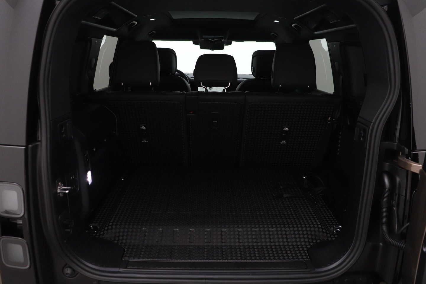 Land Rover Defender 2.0 P300e 110 X-Dynamic HSE | FACELIFT | ClearSight | Meridian Surround | Head-Up | ACC | Panoramadak | Trekhaak