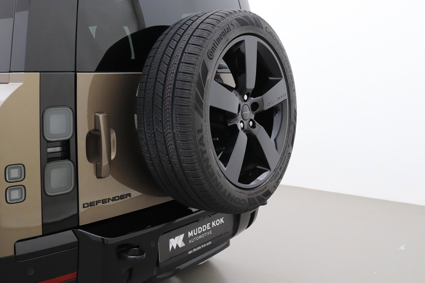 Land Rover Defender 2.0 P300e 110 X-Dynamic HSE | FACELIFT | ClearSight | Meridian Surround | Head-Up | ACC | Panoramadak | Trekhaak