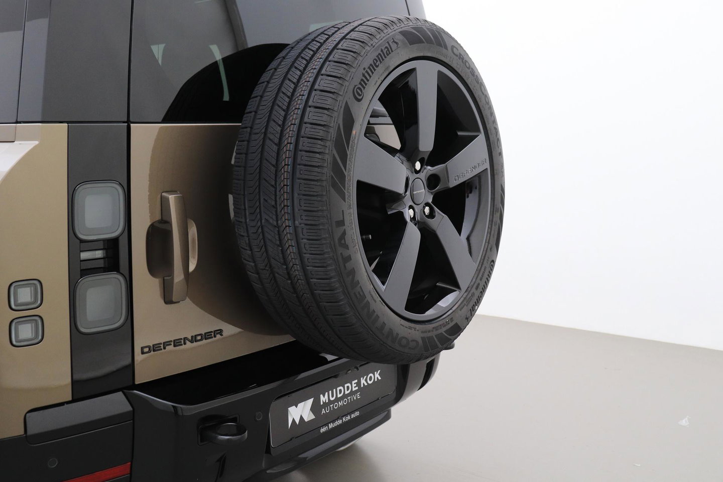 Land Rover Defender 2.0 P300e 110 X-Dynamic HSE | FACELIFT | ClearSight | Meridian Surround | Head-Up | ACC | Panoramadak | Trekhaak