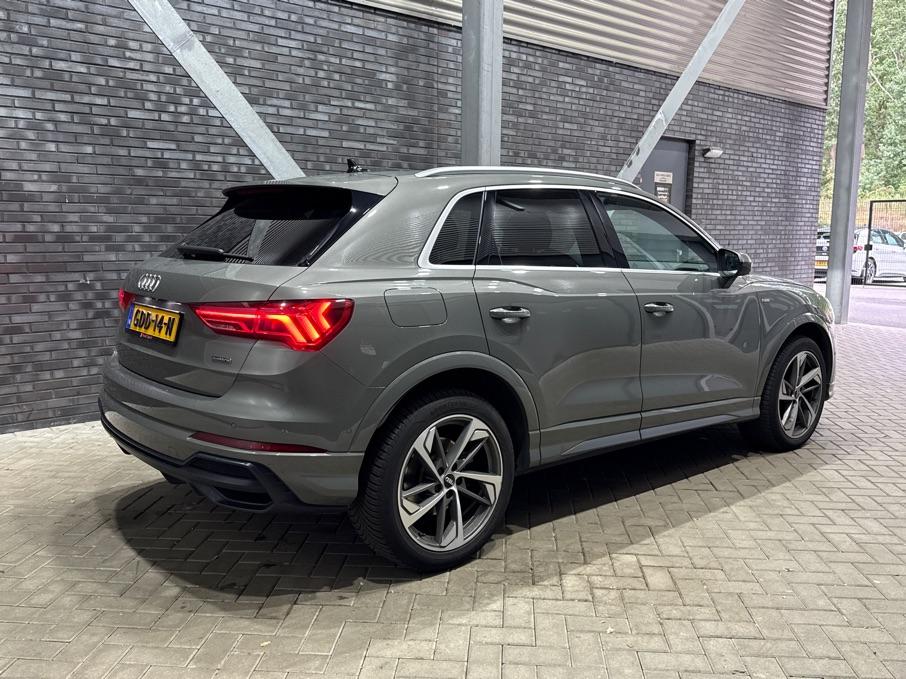 Audi Q3 40 TFSI quattro Business Edition | Panoramadak | 360° Camera | Keyless | BLIS | Elektrische Stoelen | Stoel+Stuurverwarming | ACC
