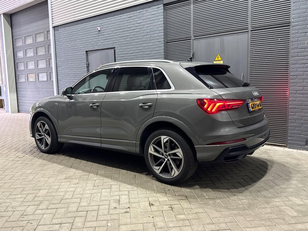 Audi Q3 40 TFSI quattro Business Edition | Panoramadak | 360° Camera | Keyless | BLIS | Elektrische Stoelen | Stoel+Stuurverwarming | ACC