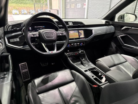 Audi Q3 40 TFSI quattro Business Edition | Panoramadak | 360° Camera | Keyless | BLIS | Elektrische Stoelen | Stoel+Stuurverwarming | ACC