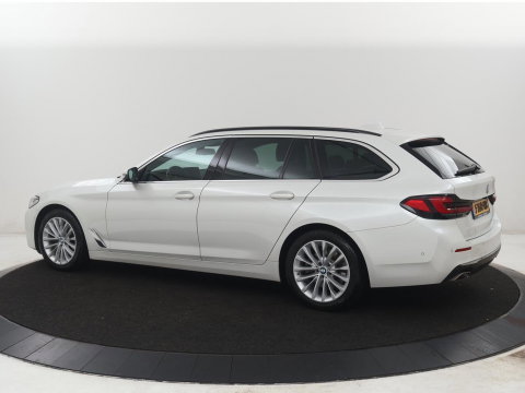 BMW 5 Serie Touring 520i High Executive Edition | Leder | Elektrische stoelen | Stoelverwarming | Cruise control | Sfeer verlichting | Carplay | Climate control | Camera | Park assist | Trekhaak