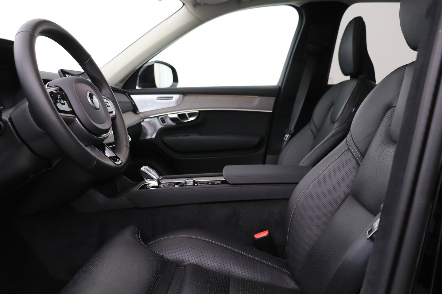 Volvo XC90 T8 Ultra Dark | Bowers&Wilkins | Stoelventilatie | Trekhaak | Panoramadak | 360° Camera | Massage | Head-Up | ACC