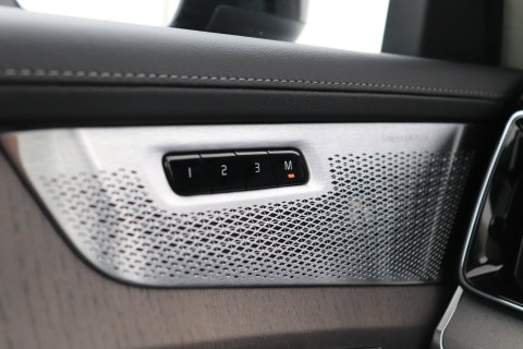 Volvo XC90 T8 Ultra Dark | Bowers&Wilkins | Stoelventilatie | Trekhaak | Panoramadak | 360° Camera | Massage | Head-Up | ACC