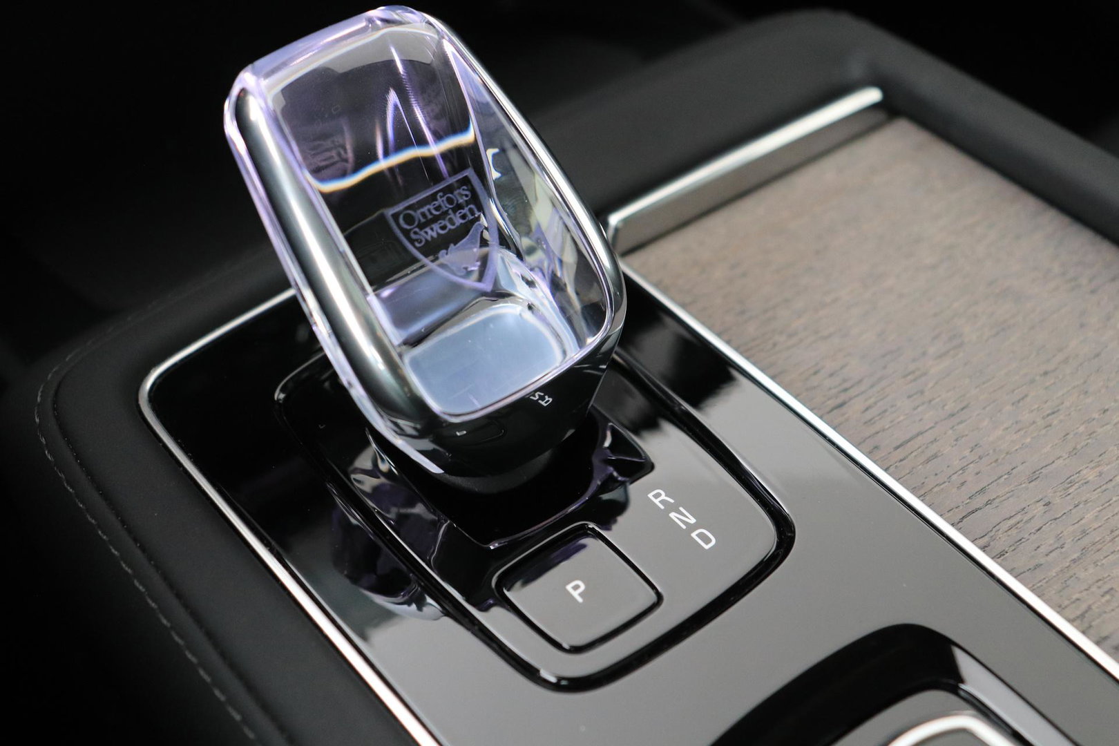 Volvo XC90 T8 Ultra Dark | Bowers&Wilkins | Stoelventilatie | Trekhaak | Panoramadak | 360° Camera | Massage | Head-Up | ACC