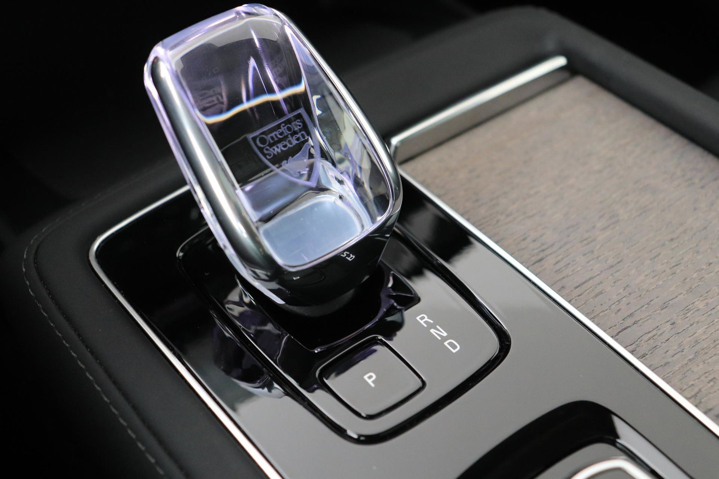 Volvo XC90 T8 Ultra Dark | Bowers&Wilkins | Stoelventilatie | Trekhaak | Panoramadak | 360° Camera | Massage | Head-Up | ACC