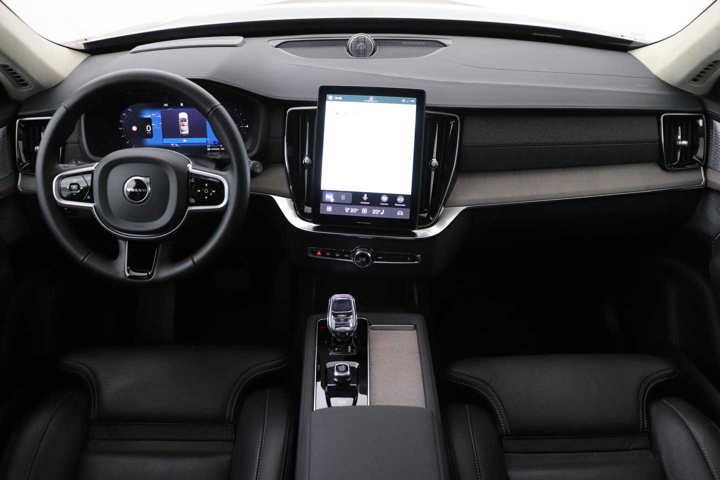 Volvo XC90 T8 Ultra Dark | Bowers&Wilkins | Stoelventilatie | Trekhaak | Panoramadak | 360° Camera | Massage | Head-Up | ACC