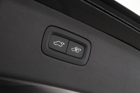 Volvo XC90 T8 Ultra Dark | Bowers&Wilkins | Stoelventilatie | Trekhaak | Panoramadak | 360° Camera | Massage | Head-Up | ACC