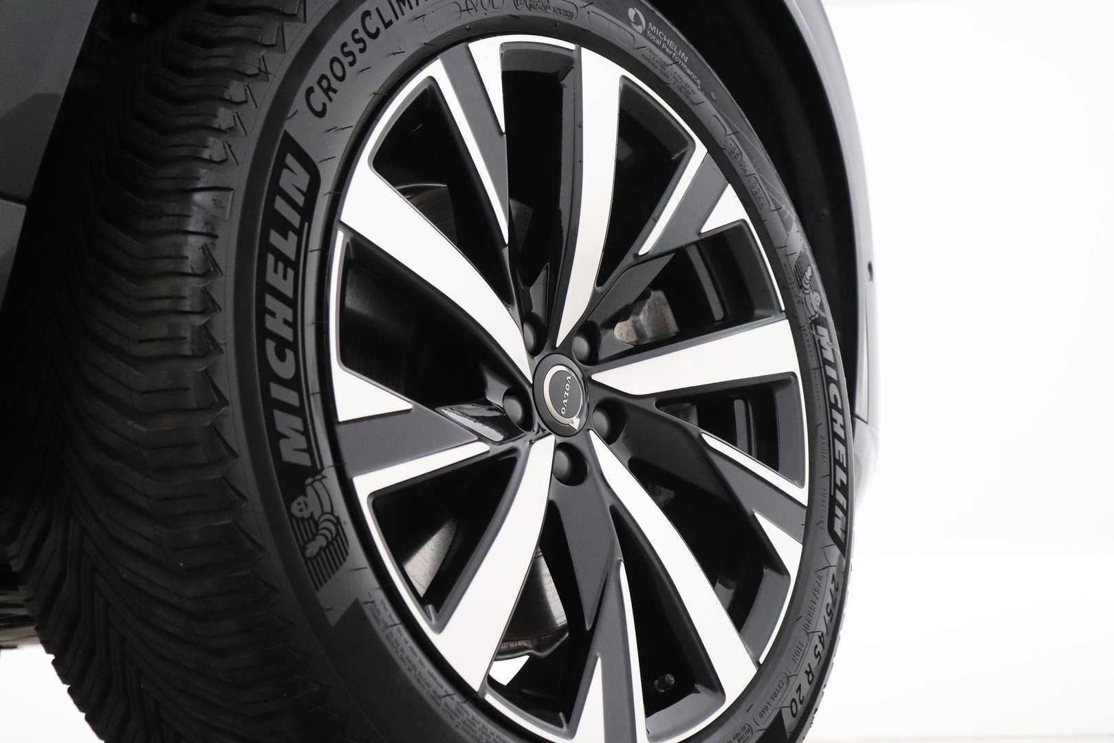 Volvo XC90 T8 Ultra Dark | Bowers&Wilkins | Stoelventilatie | Trekhaak | Panoramadak | 360° Camera | Massage | Head-Up | ACC