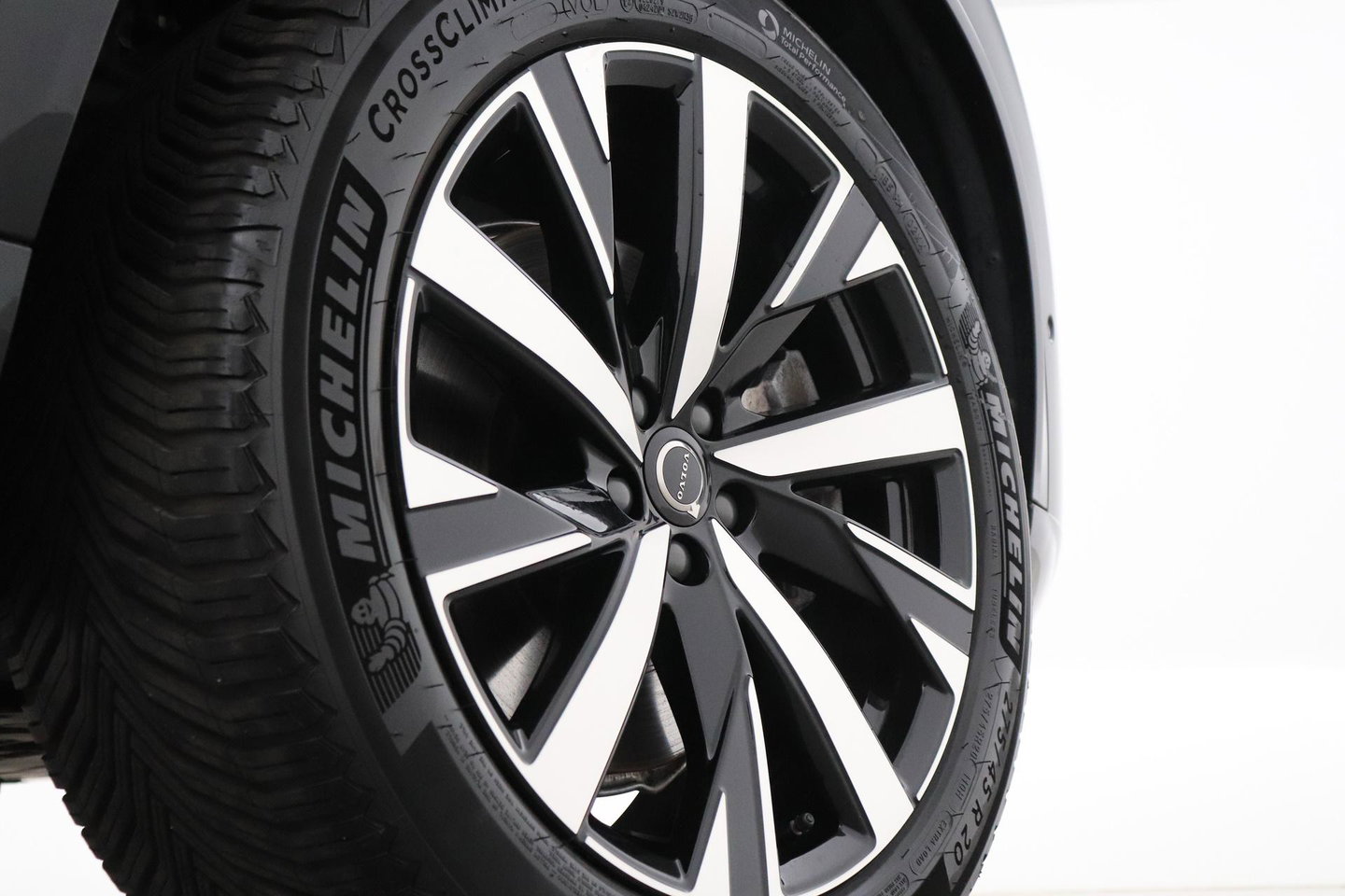 Volvo XC90 T8 Ultra Dark | Bowers&Wilkins | Stoelventilatie | Trekhaak | Panoramadak | 360° Camera | Massage | Head-Up | ACC