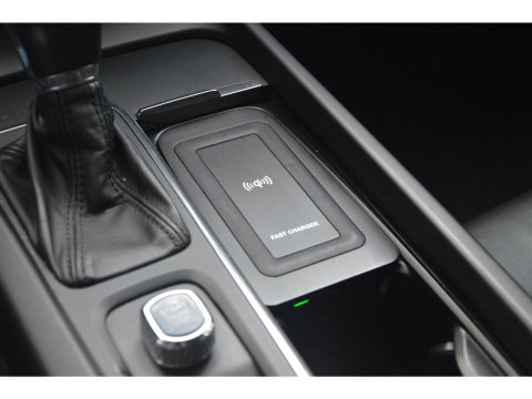Volvo V60 T5 | Trekhaak 1800kg | Stoel + Stuur Verwarmd | Apple Carplay | Cruise | Leer |
