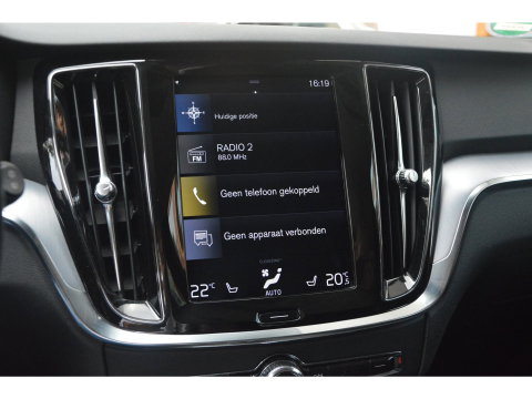 Volvo V60 T5 | Trekhaak 1800kg | Stoel + Stuur Verwarmd | Apple Carplay | Cruise | Leer |