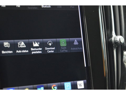 Volvo V60 T5 | Trekhaak 1800kg | Stoel + Stuur Verwarmd | Apple Carplay | Cruise | Leer |
