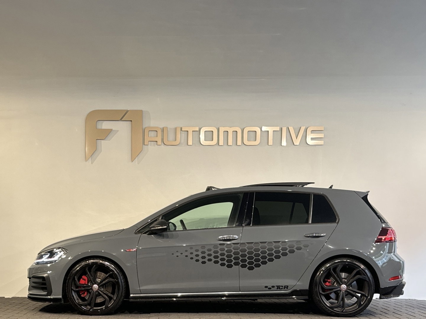 Volkswagen Golf 2.0 TSI GTI TCR Pano|ACC|BlindSpot|Camera|Lane Assist