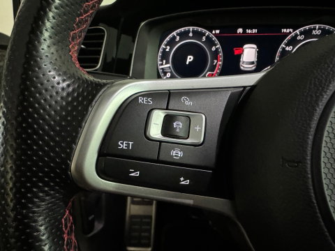 Volkswagen Golf 2.0 TSI GTI TCR Pano|ACC|BlindSpot|Camera|Lane Assist