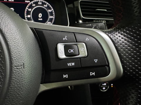 Volkswagen Golf 2.0 TSI GTI TCR Pano|ACC|BlindSpot|Camera|Lane Assist