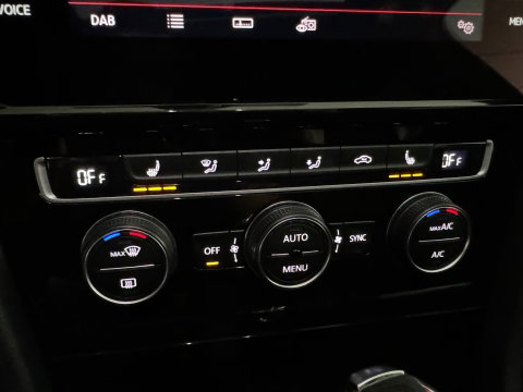 Volkswagen Golf 2.0 TSI GTI TCR Pano|ACC|BlindSpot|Camera|Lane Assist