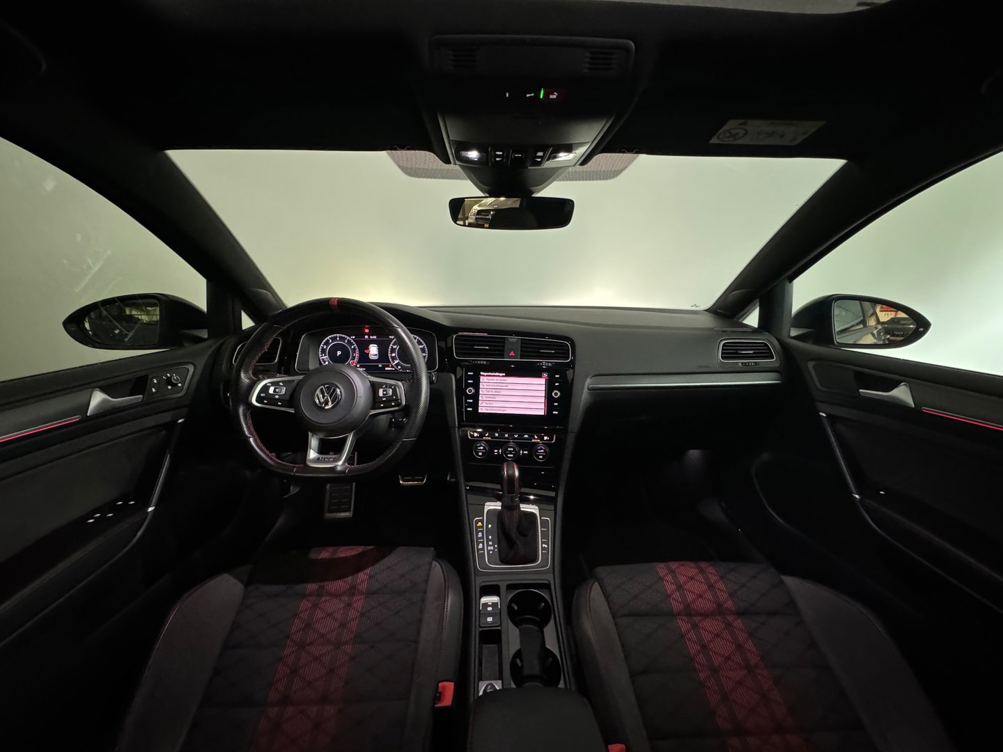 Volkswagen Golf 2.0 TSI GTI TCR Pano|ACC|BlindSpot|Camera|Lane Assist