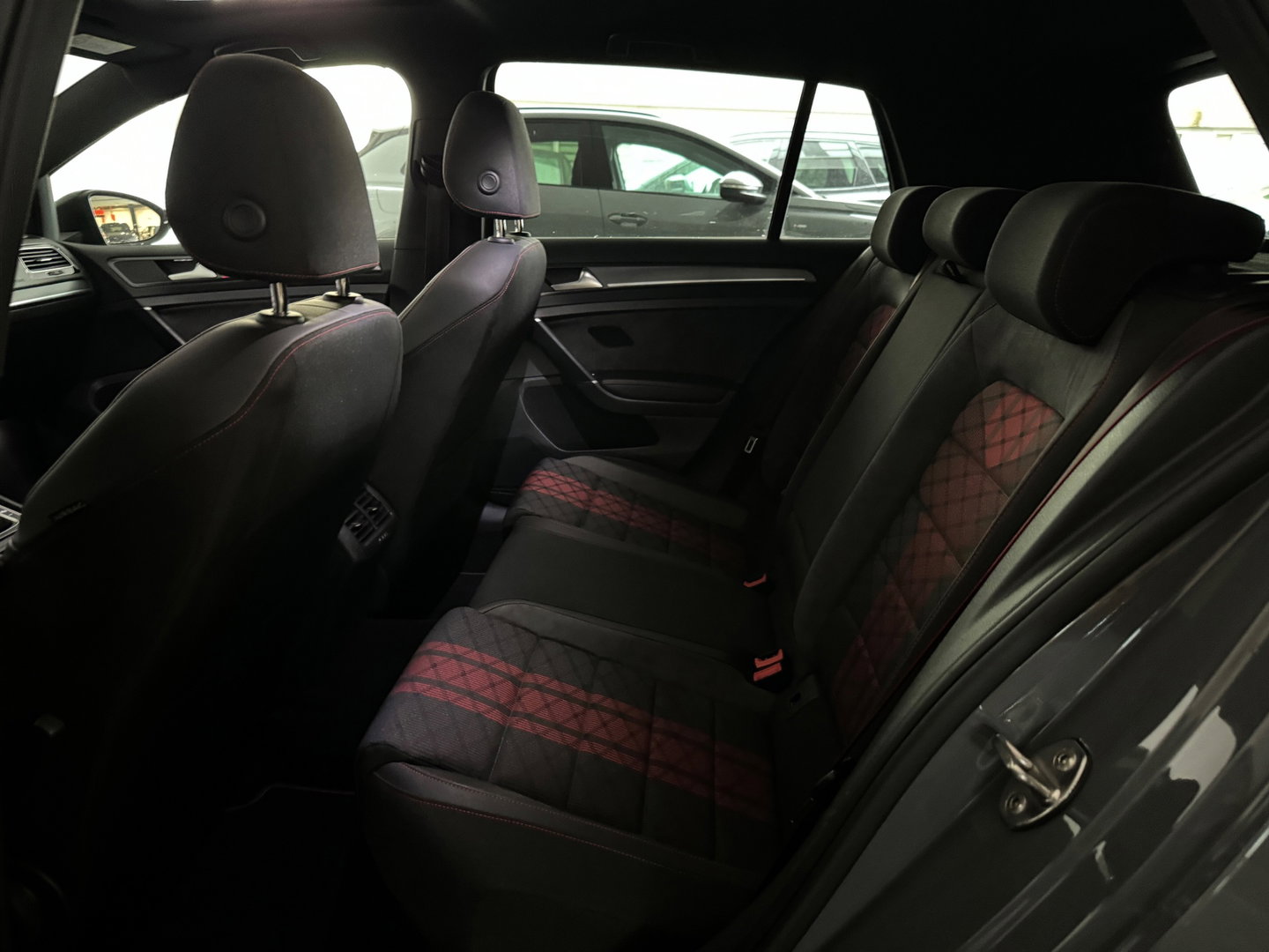 Volkswagen Golf 2.0 TSI GTI TCR Pano|ACC|BlindSpot|Camera|Lane Assist