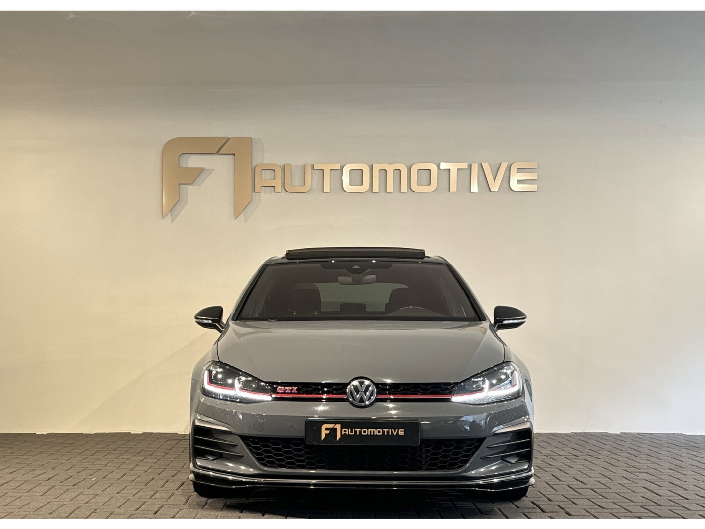 Volkswagen Golf 2.0 TSI GTI TCR Pano|ACC|BlindSpot|Camera|Lane Assist
