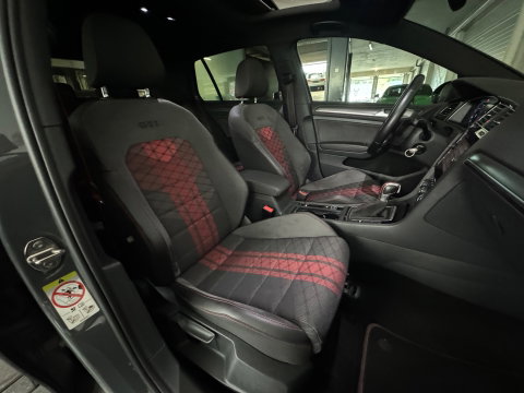 Volkswagen Golf 2.0 TSI GTI TCR Pano|ACC|BlindSpot|Camera|Lane Assist