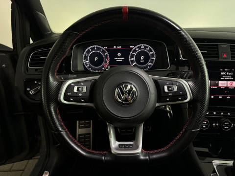 Volkswagen Golf 2.0 TSI GTI TCR Pano|ACC|BlindSpot|Camera|Lane Assist
