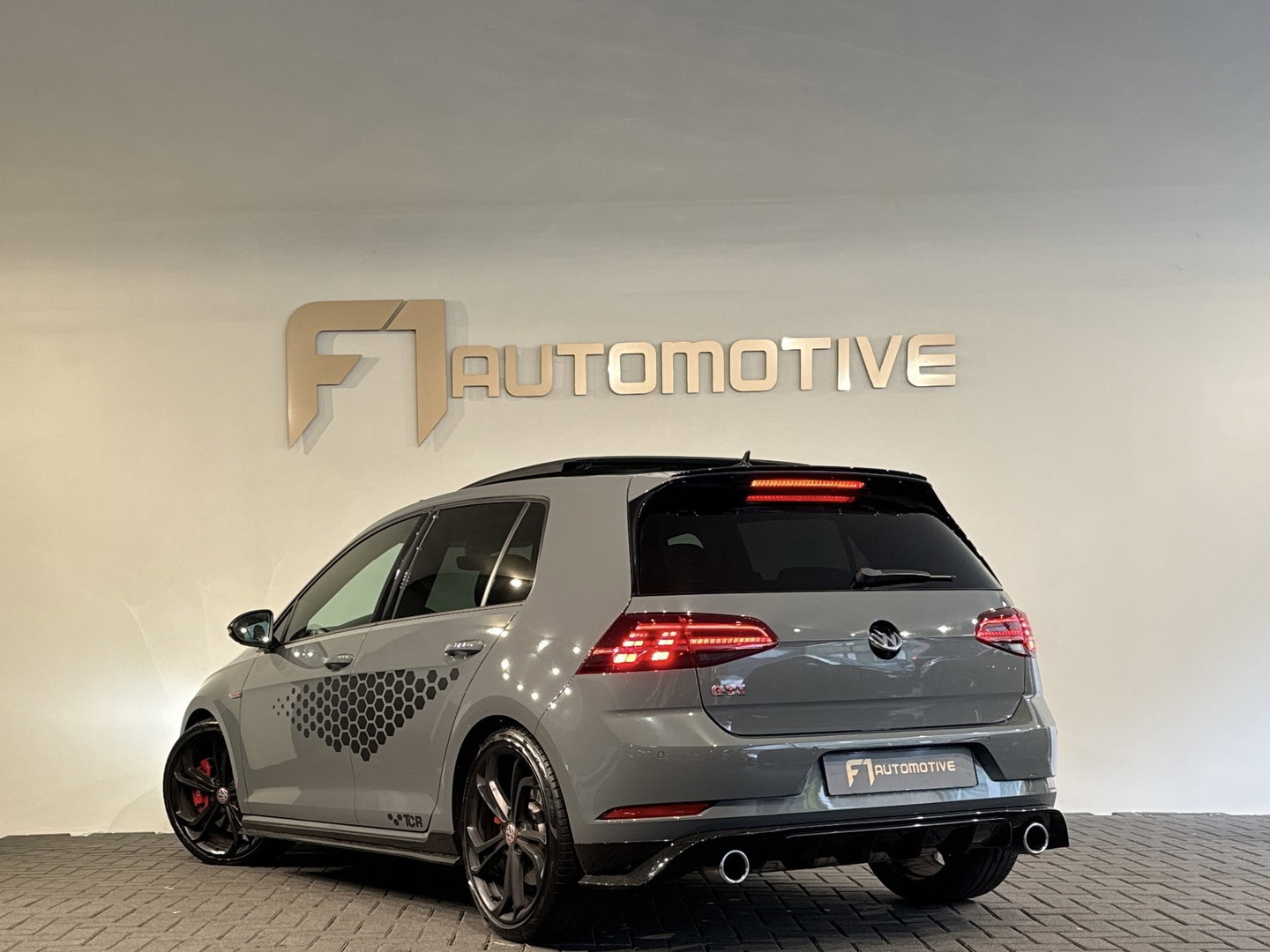 Volkswagen Golf 2.0 TSI GTI TCR Pano|ACC|BlindSpot|Camera|Lane Assist