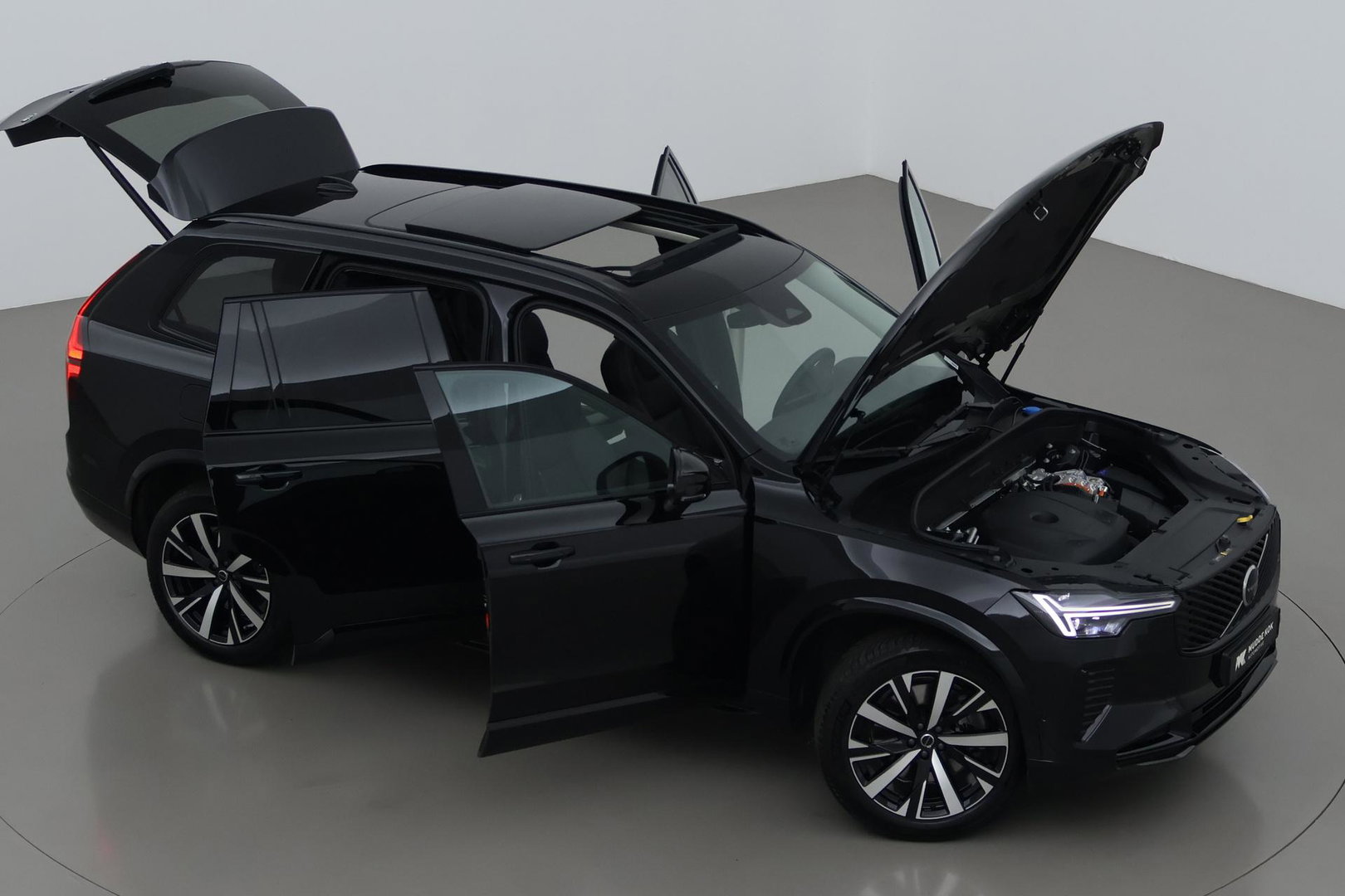 Volvo XC90 T8 Ultra Dark | Bowers&Wilkins | Stoelventilatie | Trekhaak | Panoramadak | 360° Camera | Massage | Head-Up | ACC