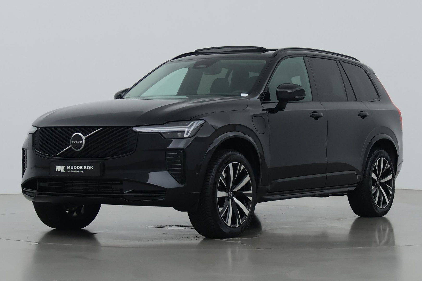 Volvo XC90 T8 Ultra Dark | Bowers&Wilkins | Stoelventilatie | Trekhaak | Panoramadak | 360° Camera | Massage | Head-Up | ACC