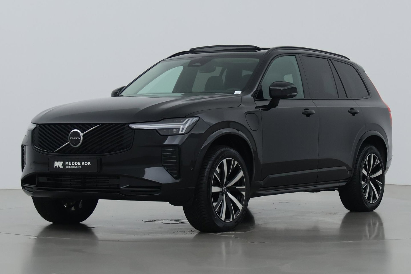 Volvo XC90 T8 Ultra Dark | Bowers&Wilkins | Stoelventilatie | Trekhaak | Panoramadak | 360° Camera | Massage | Head-Up | ACC