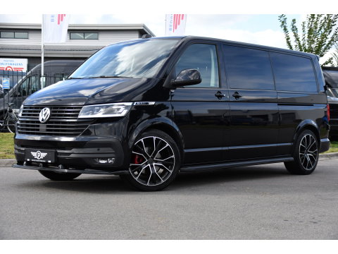 Volkswagen Transporter 2.0 TDI L2H1 30 DC Bulli Black Edition Adaptieve Cruise, Virtual, Camera, Carplay, Stoelverwarming, LED, 2 x Schuifdeur, Automaat, Trekhaak, Sensoren, Uniek!