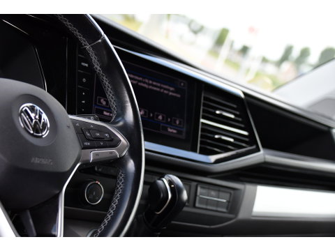 Volkswagen Transporter 2.0 TDI L2H1 30 DC Bulli Black Edition Adaptieve Cruise, Virtual, Camera, Carplay, Stoelverwarming, LED, 2 x Schuifdeur, Automaat, Trekhaak, Sensoren, Uniek!
