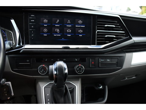 Volkswagen Transporter 2.0 TDI L2H1 30 DC Bulli Black Edition Adaptieve Cruise, Virtual, Camera, Carplay, Stoelverwarming, LED, 2 x Schuifdeur, Automaat, Trekhaak, Sensoren, Uniek!