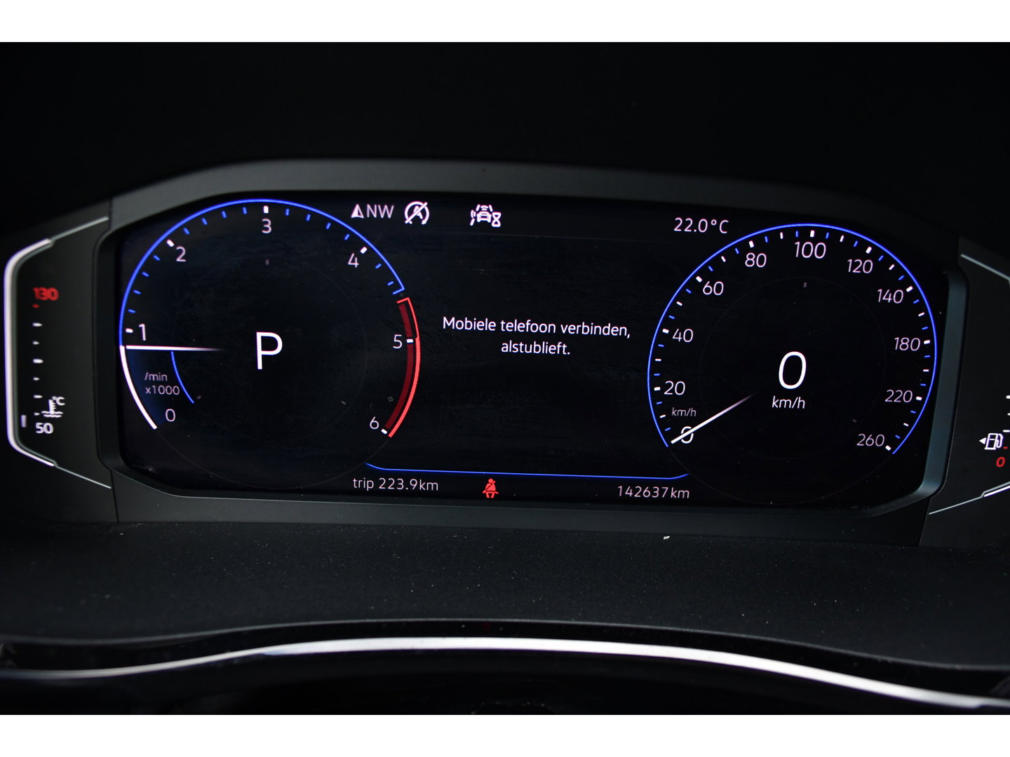 Volkswagen Transporter 2.0 TDI L2H1 30 DC Bulli Black Edition Adaptieve Cruise, Virtual, Camera, Carplay, Stoelverwarming, LED, 2 x Schuifdeur, Automaat, Trekhaak, Sensoren, Uniek!