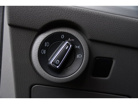 Volkswagen Transporter 2.0 TDI L2H1 30 DC Bulli Black Edition Adaptieve Cruise, Virtual, Camera, Carplay, Stoelverwarming, LED, 2 x Schuifdeur, Automaat, Trekhaak, Sensoren, Uniek!