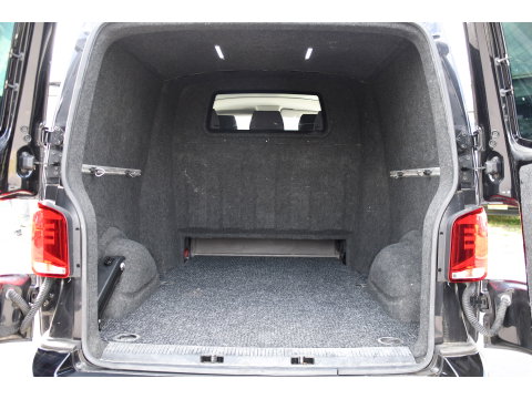Volkswagen Transporter 2.0 TDI L2H1 30 DC Bulli Black Edition Adaptieve Cruise, Virtual, Camera, Carplay, Stoelverwarming, LED, 2 x Schuifdeur, Automaat, Trekhaak, Sensoren, Uniek!