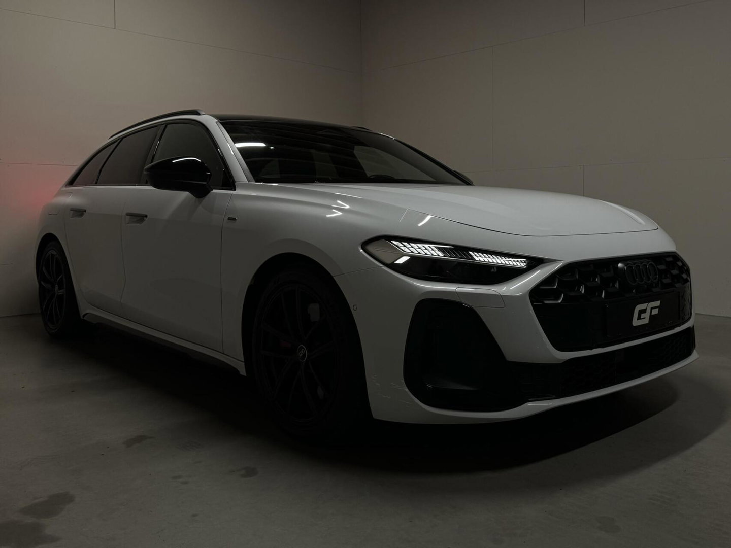 Audi A5 Avant 2.0 e-hybrid quattro S-Line Competition Pano 360° RS-Seats Passenger display