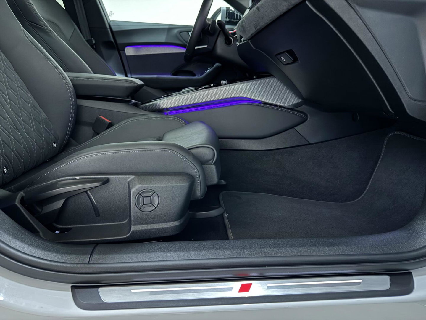 Audi A5 Avant 2.0 e-hybrid quattro S-Line Competition Pano 360° RS-Seats Passenger display
