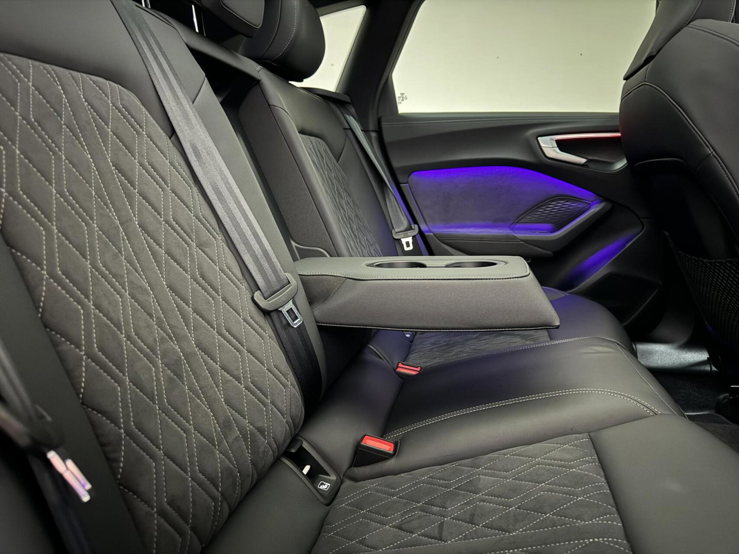 Audi A5 Avant 2.0 e-hybrid quattro S-Line Competition Pano 360° RS-Seats Passenger display