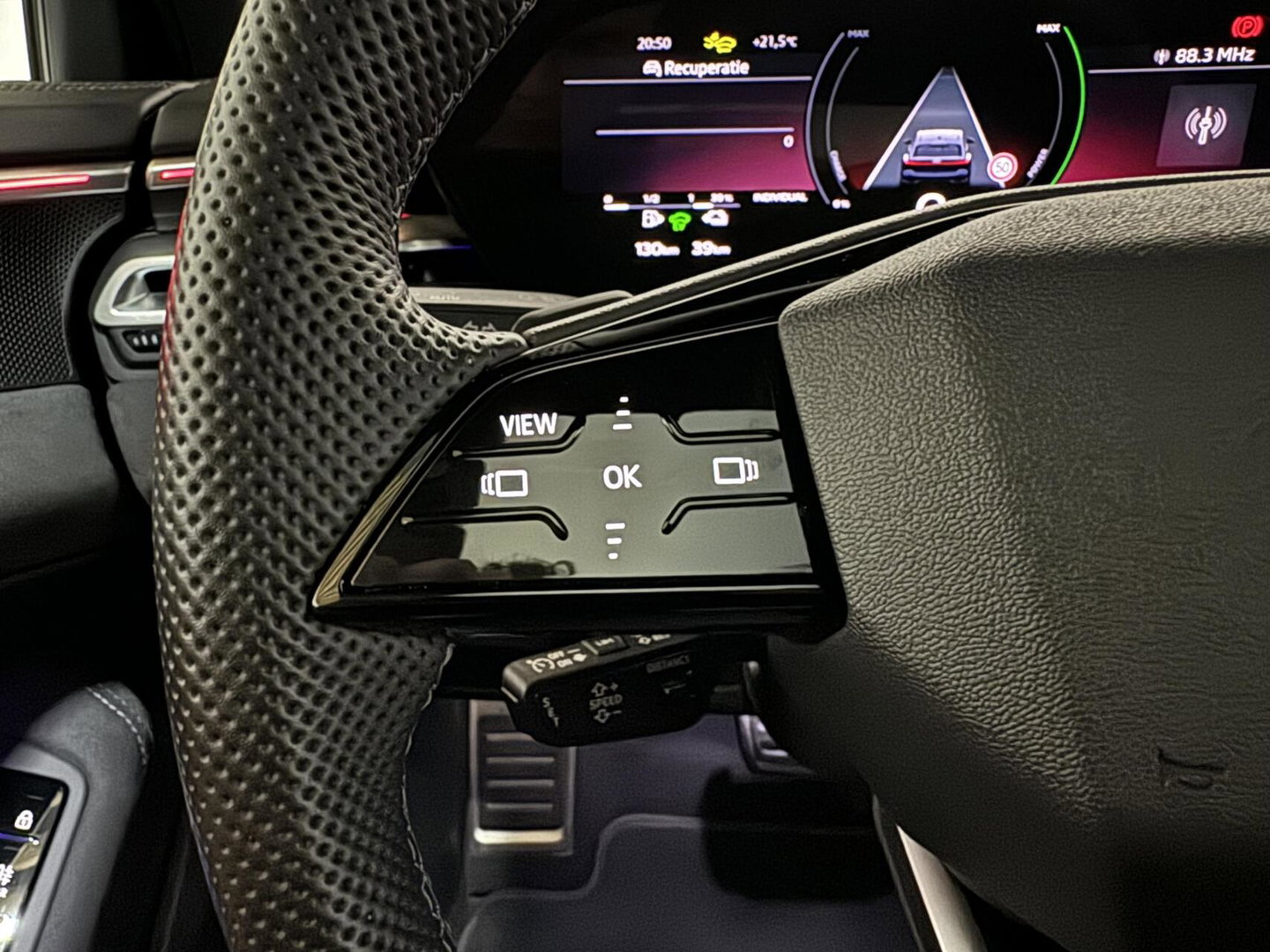 Audi A5 Avant 2.0 e-hybrid quattro S-Line Competition Pano 360° RS-Seats Passenger display