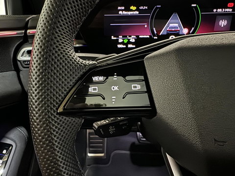 Audi A5 Avant 2.0 e-hybrid quattro S-Line Competition Pano 360° RS-Seats Passenger display