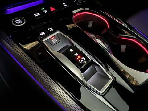 Audi A5 Avant 2.0 e-hybrid quattro S-Line Competition Pano 360° RS-Seats Passenger display