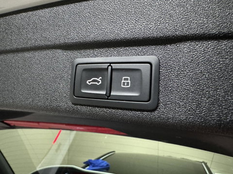Audi A5 Avant 2.0 e-hybrid quattro S-Line Competition Pano 360° RS-Seats Passenger display