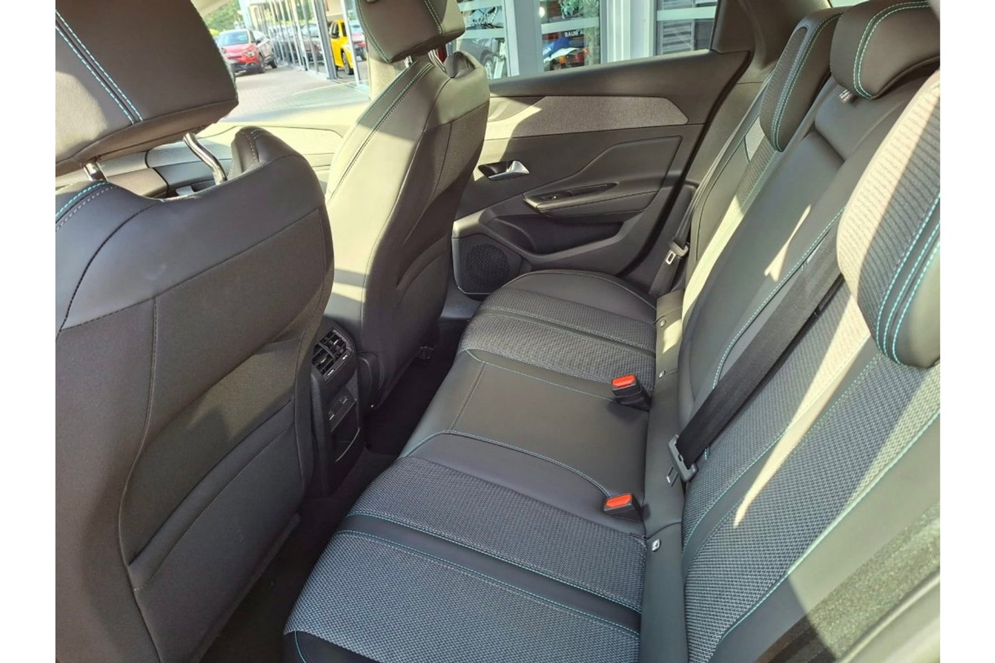 Peugeot 308 308 SW 1.2 PURE-TECH 130PK ALLURE NAVI PDC LMV