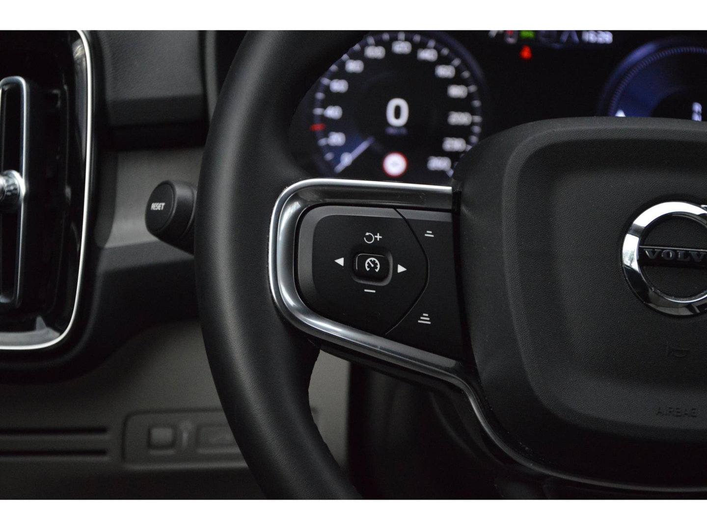 Volvo XC40 T5 Recharge Inscription | Pilot-assist | Camera | Stoelverwarming | Stuurverwarming | Volvo On Call |